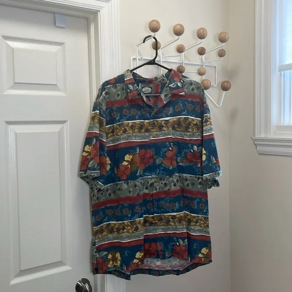 Tommy Bahama - Large Pattern Hawaiian Rayon Blend Button Down Shirt Sleeve - M - Picture 1 of 9